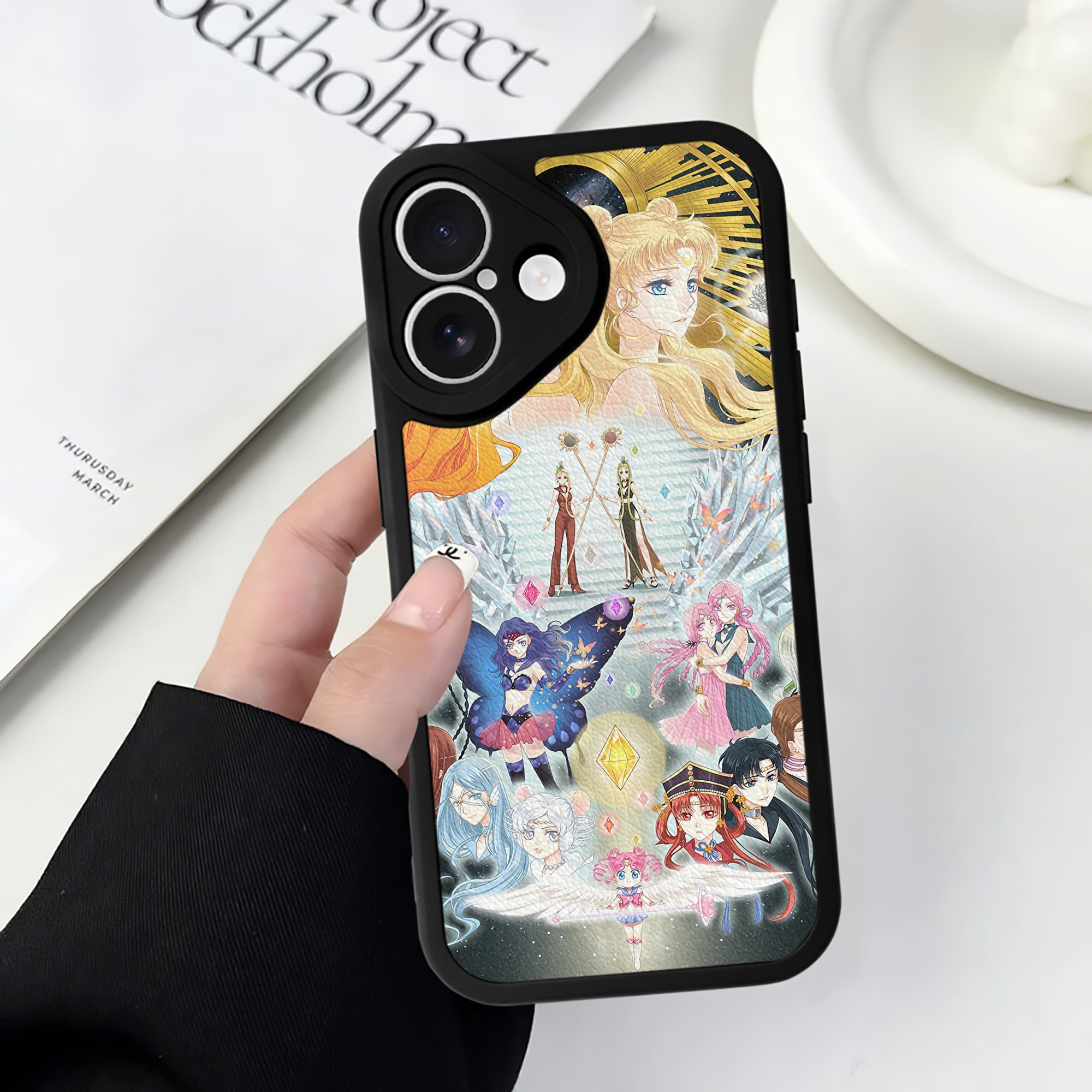 （画像用） 美少女戦士セーラームーン Sailor Moon 【iPhone 16シリーズ対応】シリコンスマホケース（レザー調） 材質：シリコン
